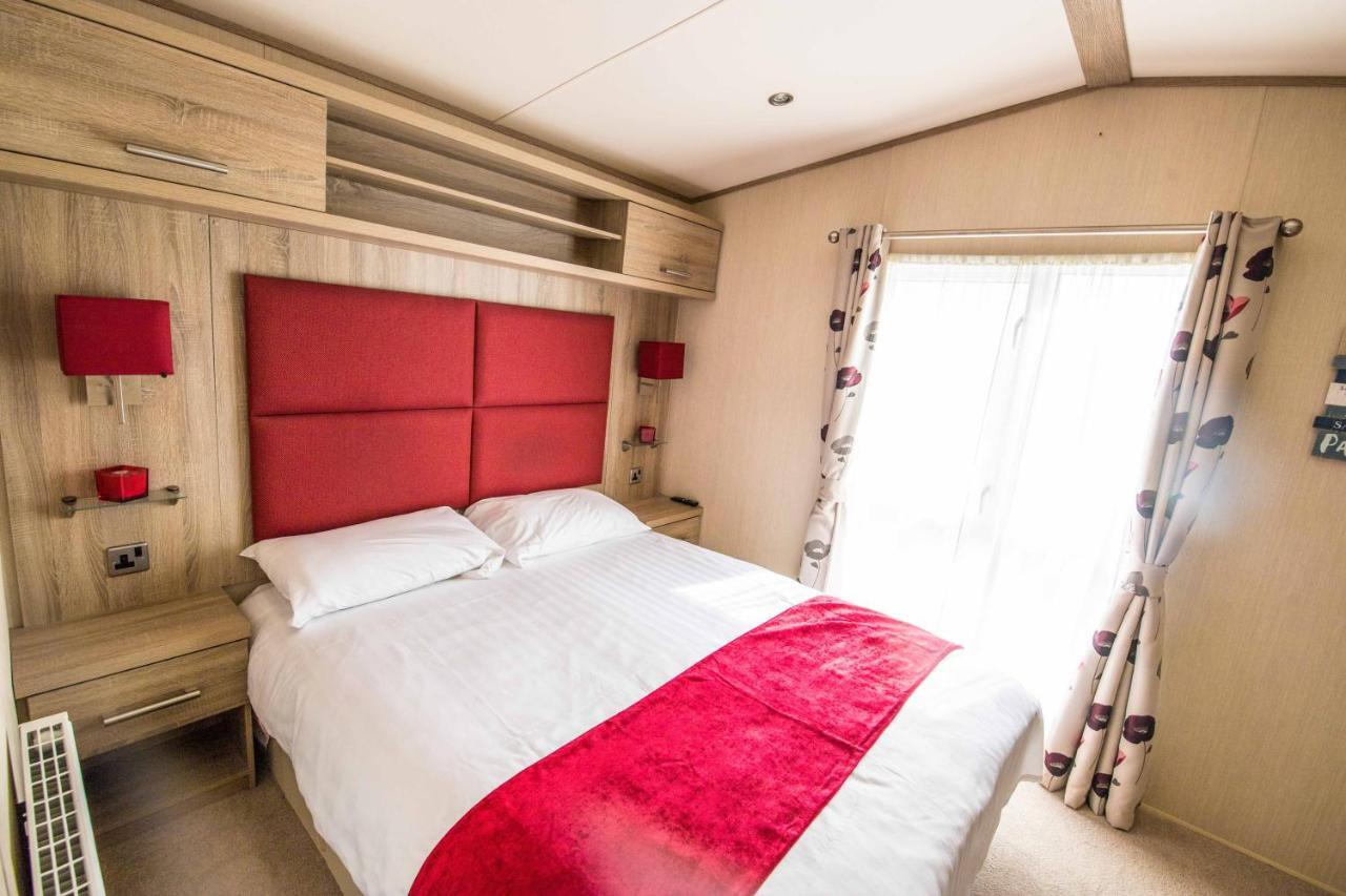River Lodge Platinum Plus Holiday Home With River Views, Free Wifi & Netflix Camber Kültér fotó