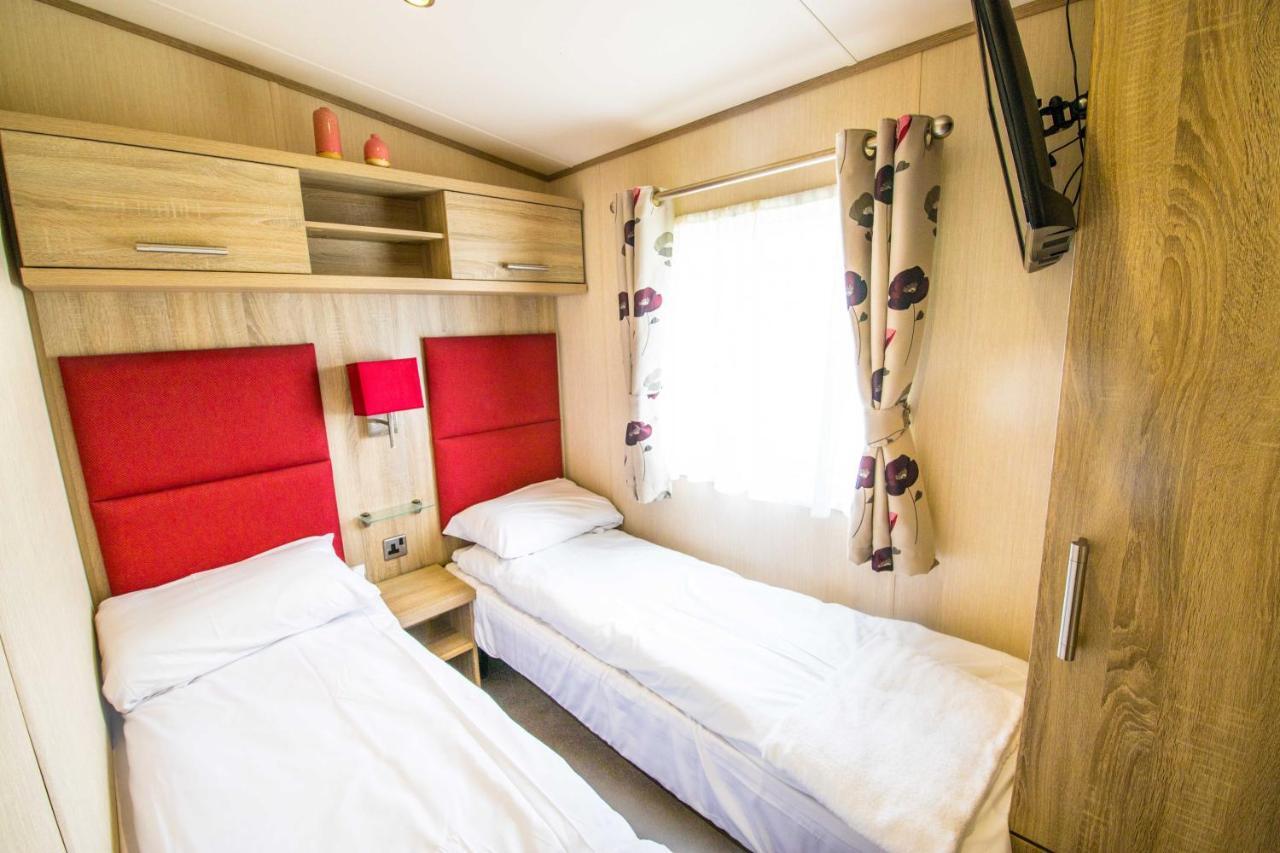 River Lodge Platinum Plus Holiday Home With River Views, Free Wifi & Netflix Camber Kültér fotó