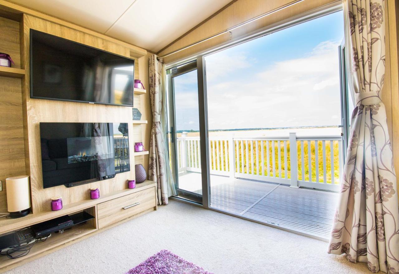 River Lodge Platinum Plus Holiday Home With River Views, Free Wifi & Netflix Camber Kültér fotó