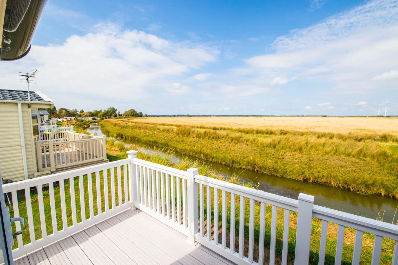 River Lodge Platinum Plus Holiday Home With River Views, Free Wifi & Netflix Camber Kültér fotó